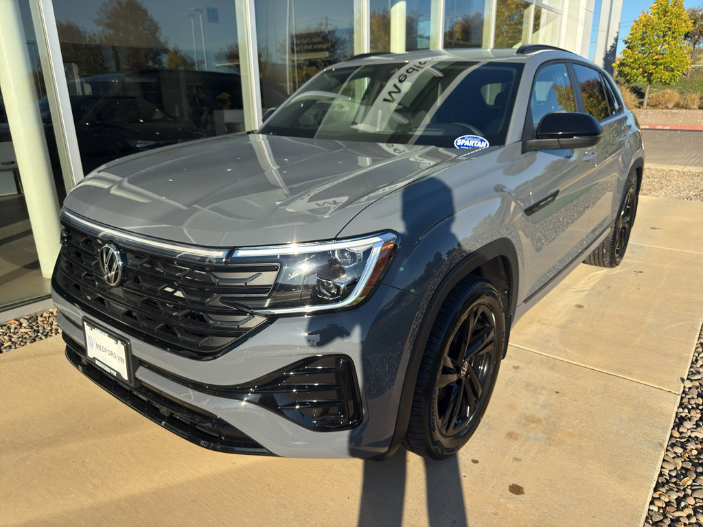 New 2026 Volkswagen Atlas Cross Sport SEL R-Line image 1