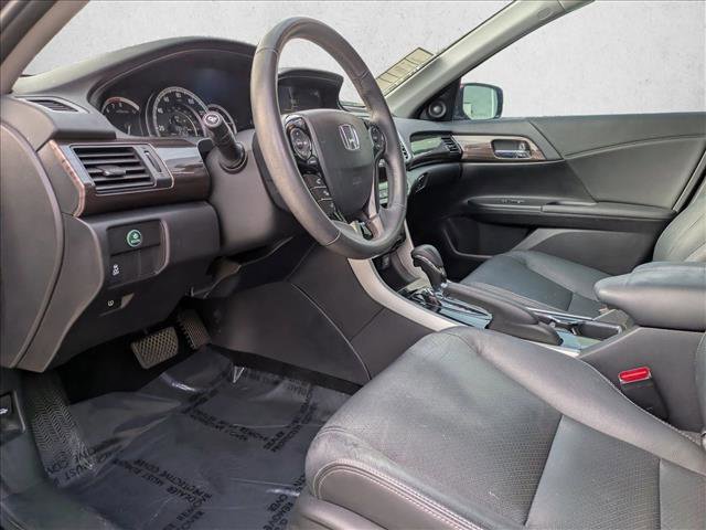 Used 2017 Honda Accord EX-L image 9