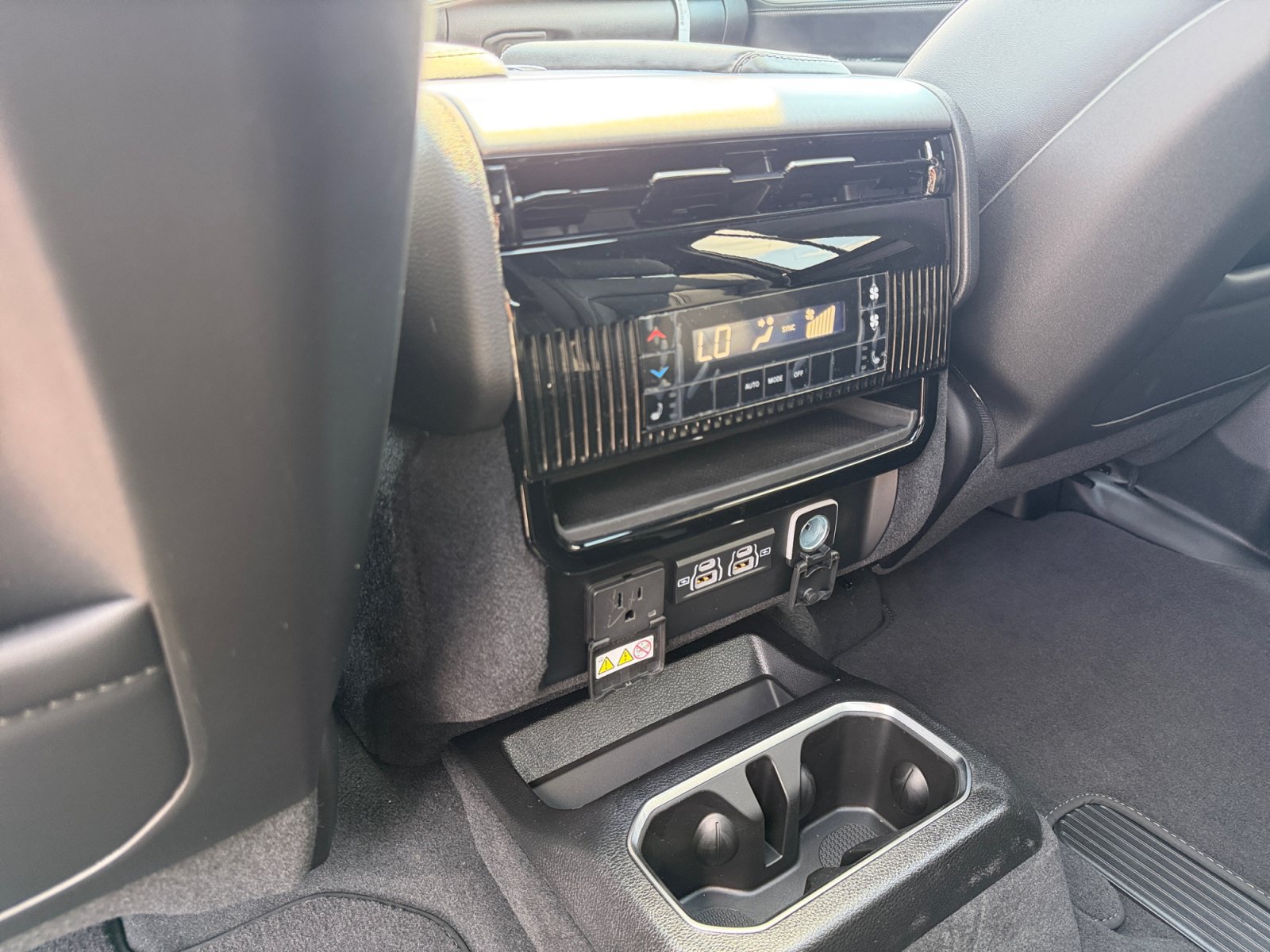 New 2026 Jeep Grand Wagoneer L Limited AWD/4WD image 23