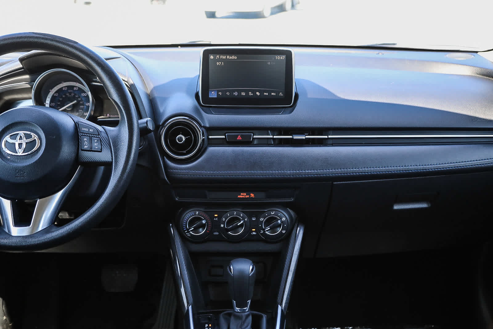 Used 2018 Toyota Yaris iA FWD image 13
