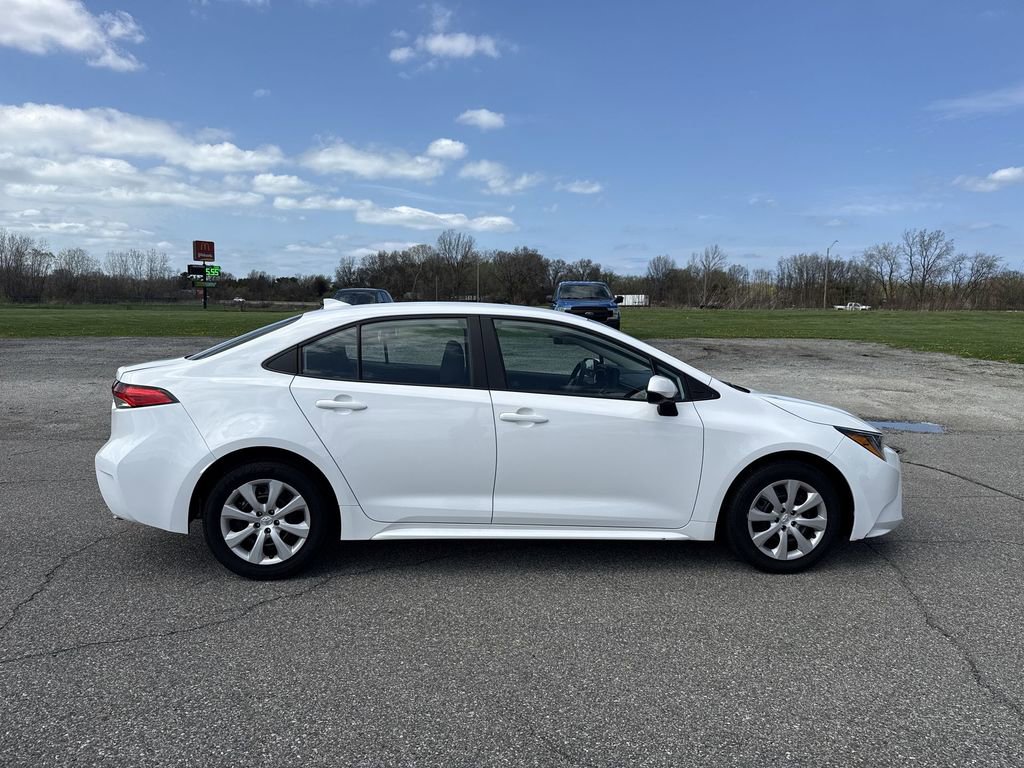 Used 2024 Toyota Corolla LE FWD image 9