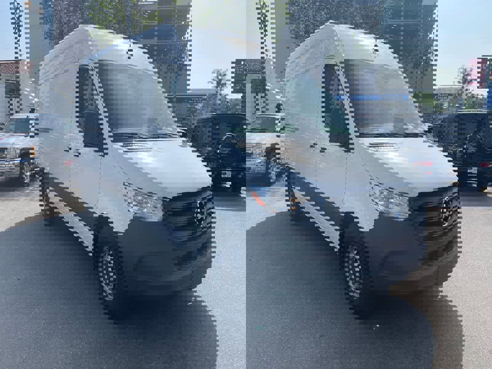 Used 2025 Mercedes-Benz Sprinter 2500 image 2