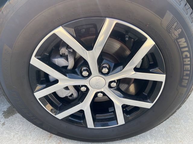 Used 2024 Jeep Grand Cherokee Limited w/ Trailer Tow Package AWD/4WD image 8