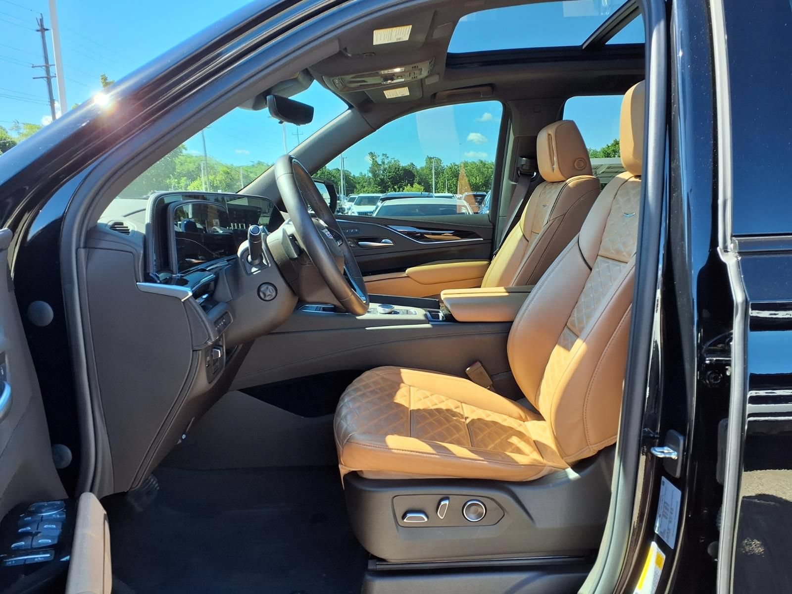 Certified 2023 Cadillac Escalade Sport w/ LPO, ONYX Package AWD/4WD image 16