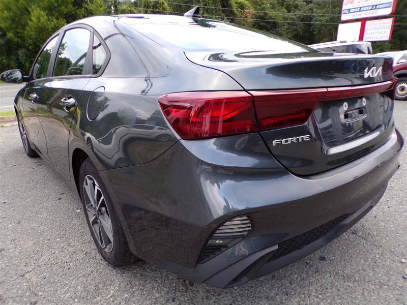 Used 2023 Kia Forte LXS w/ LXS Technology Package FWD image 6