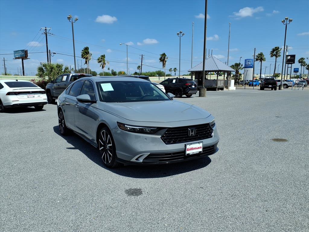 Used 2024 Honda Accord Touring image 2