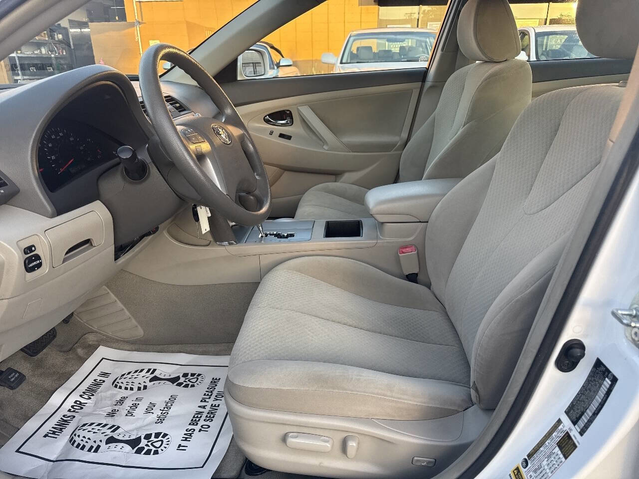 Used 2009 Toyota Camry LE image 12