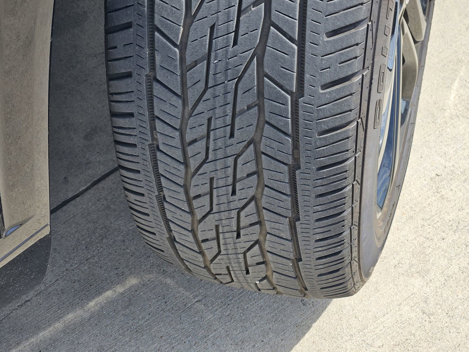 Used 2025 Buick Enclave Sport Touring w/ Power Package image 13