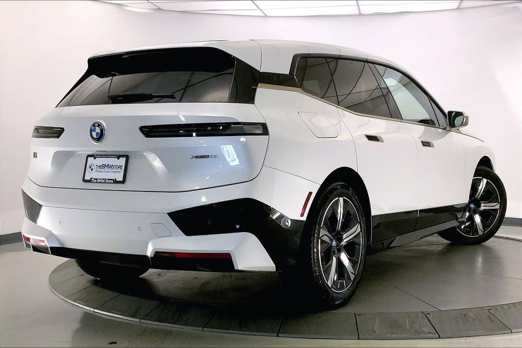 Certified 2023 BMW iX xDrive50 w/ Premium Package AWD/4WD image 12