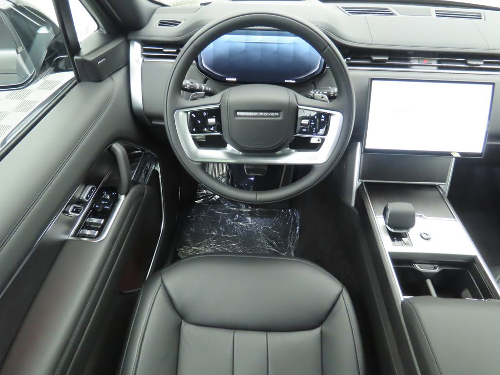 New 2025 Land Rover Range Rover Long Wheelbase SE image 11