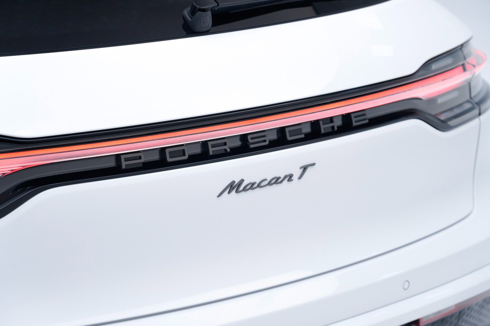 New 2026 Porsche Macan Turbo image 14