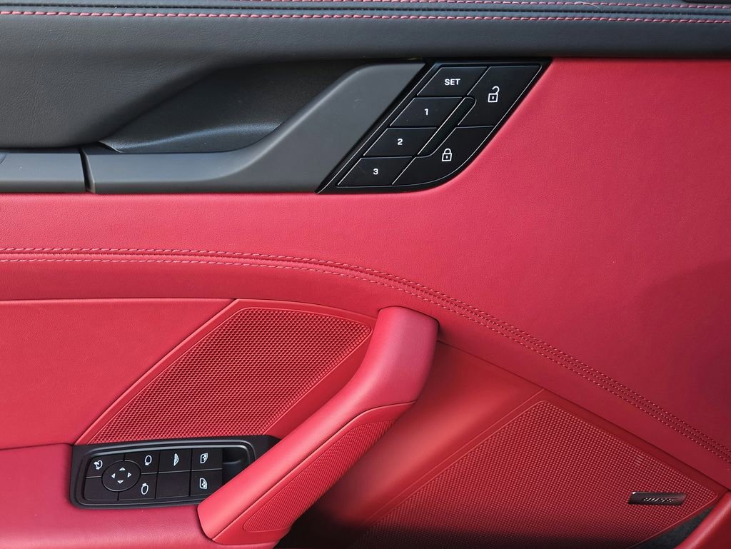 Certified 2025 Porsche 911 Carrera GTS image 8