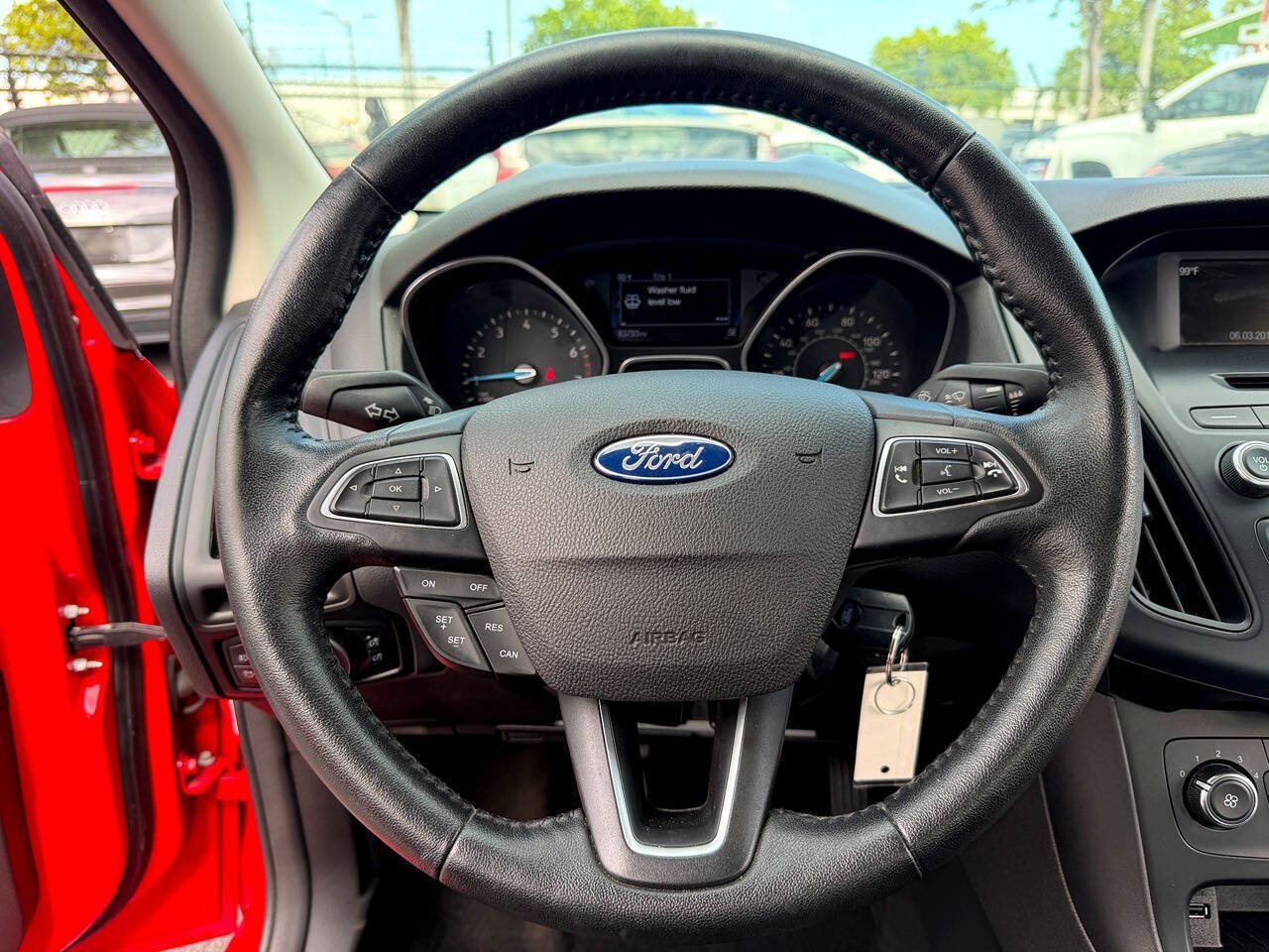 Used 2015 Ford Focus SE w/ SE Ecoboost Package FWD image 24