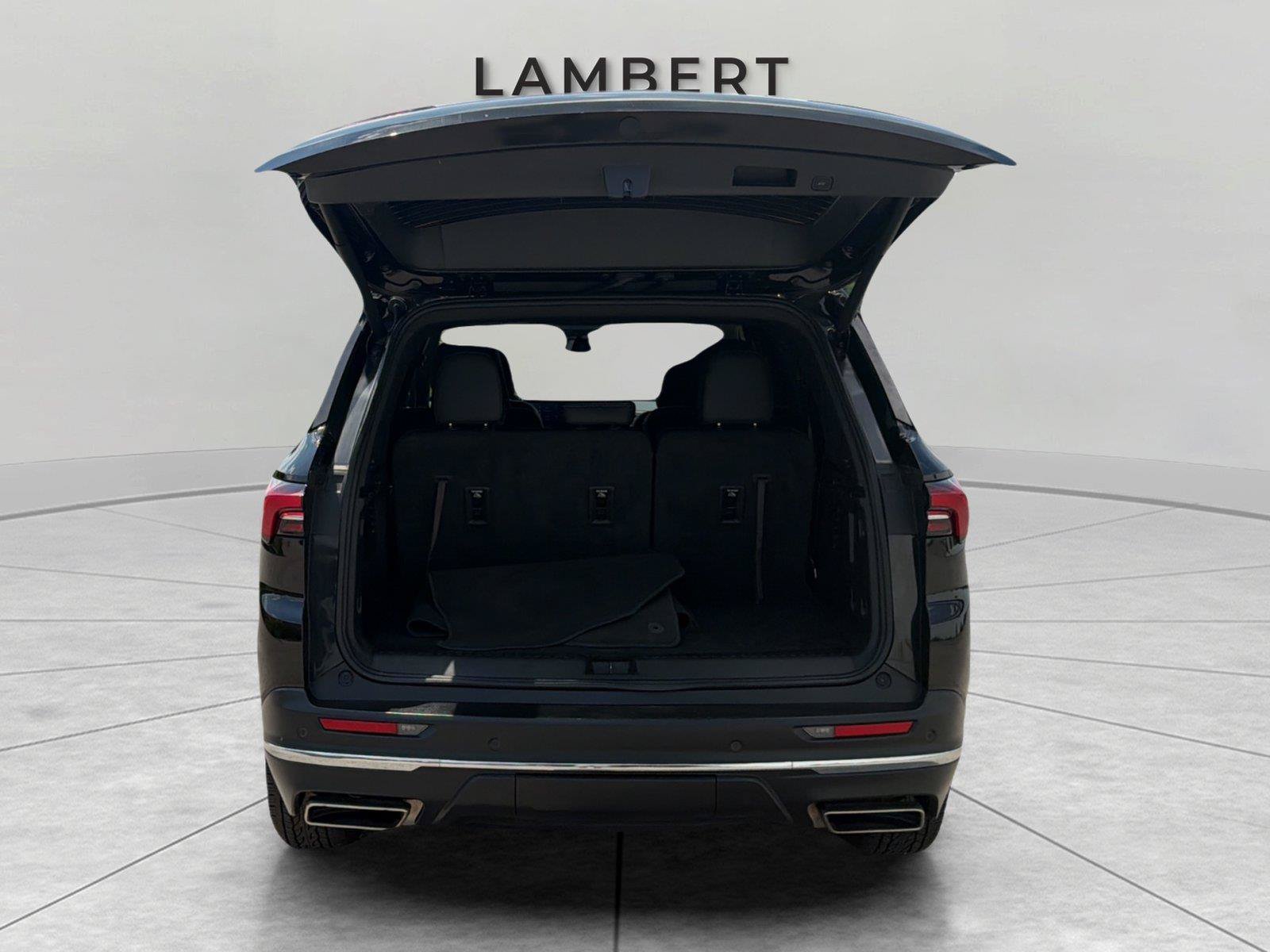 Used 2025 Buick Enclave Preferred AWD/4WD image 9