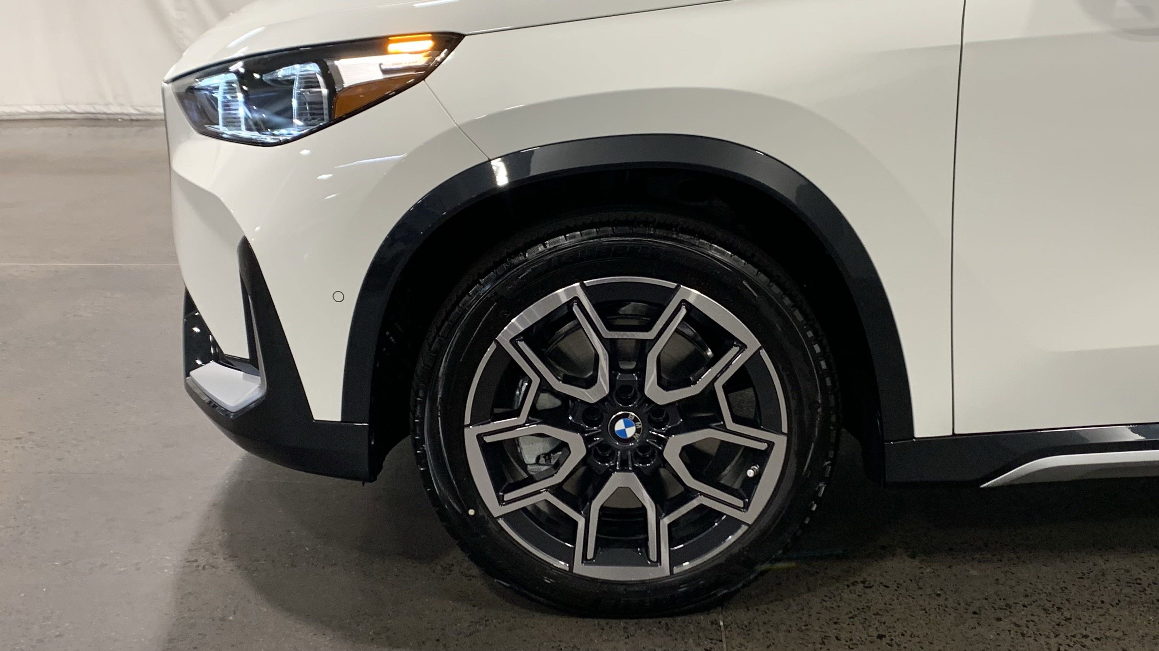 Certified 2025 BMW X1 xDrive28i w/ Convenience Package image 10