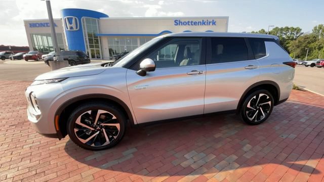 Used 2025 Mitsubishi Outlander SE AWD/4WD image 6