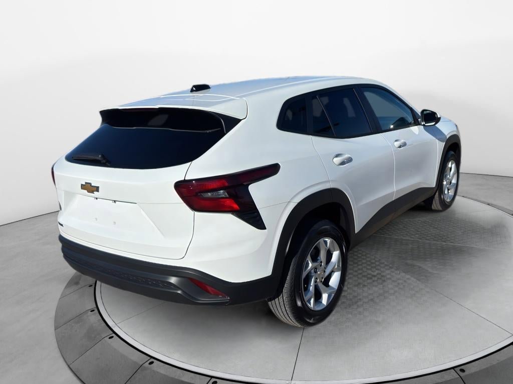New 2026 Chevrolet Trax LS w/ LS Convenience Package FWD image 5