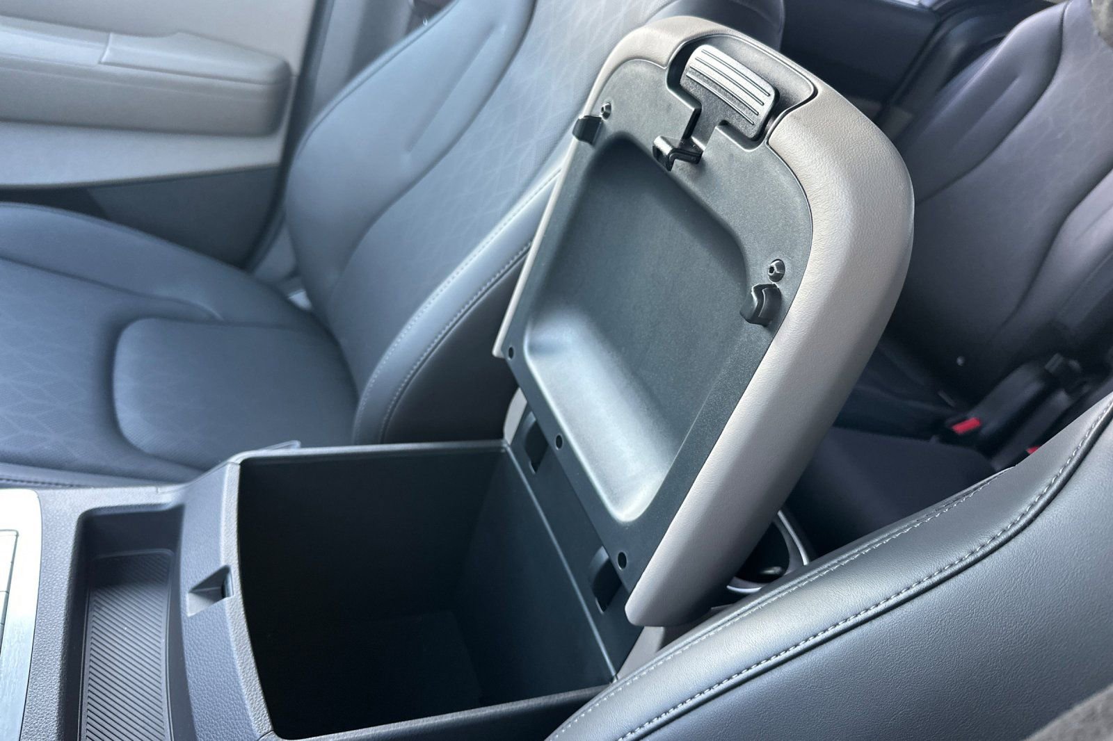 Certified 2026 Kia Carnival EX image 33