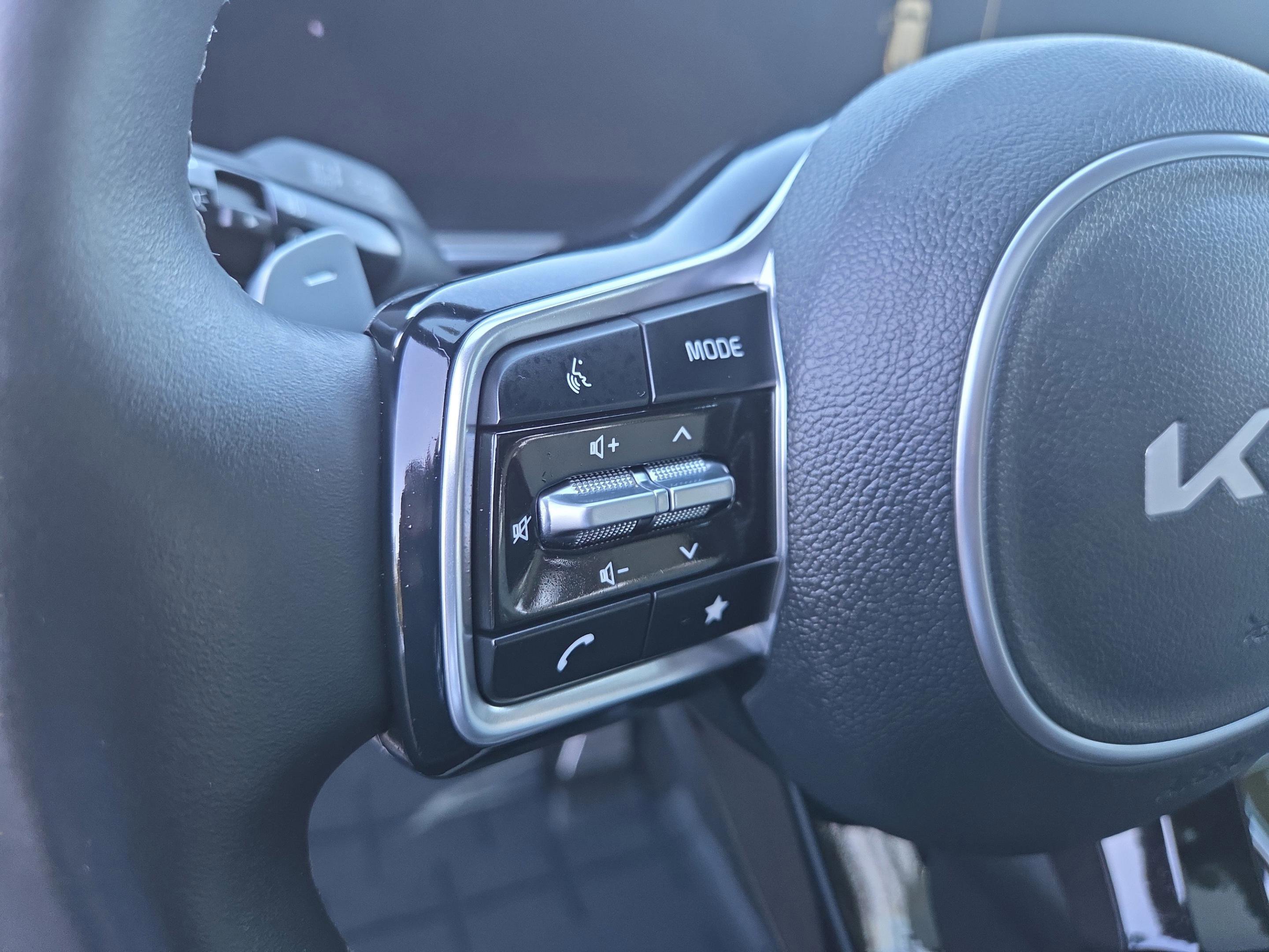 Used 2025 Kia Sorento SX Prestige AWD/4WD image 12