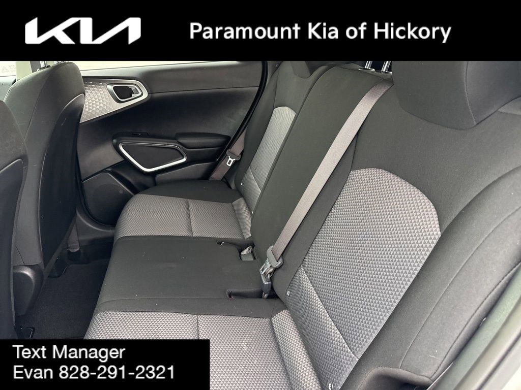 Used 2021 Kia Soul LX image 12