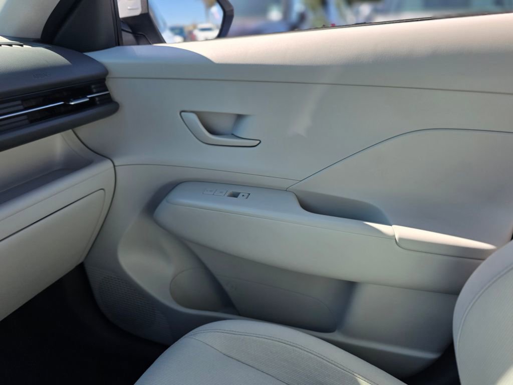 Certified 2025 Hyundai Kona SEL FWD image 27