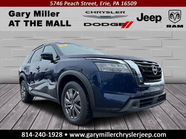 Used 2025 Nissan Pathfinder SV AWD/4WD image 1