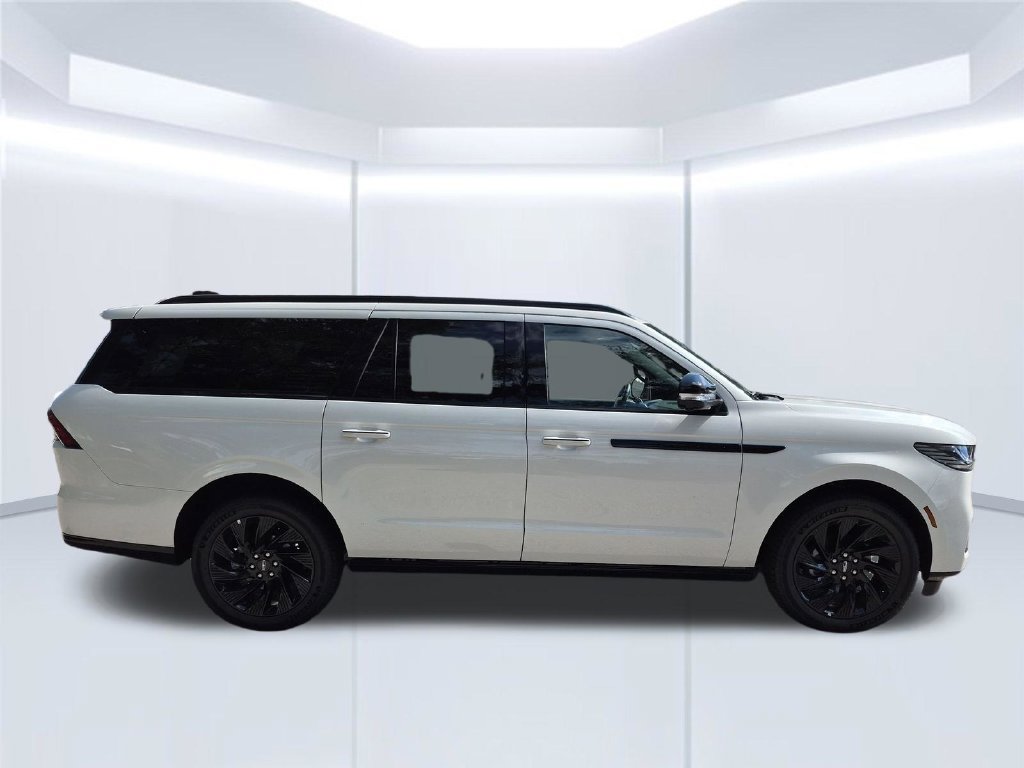 New 2027 Lincoln Navigator L Reserve w/ Jet Appearance Package AWD/4WD image 8