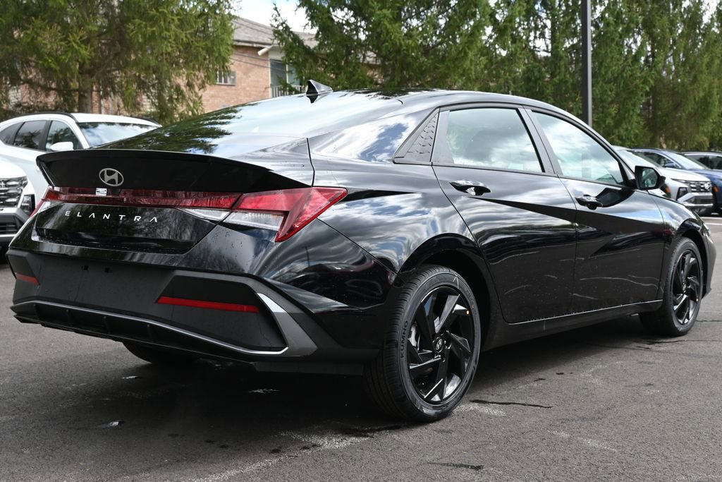 New 2026 Hyundai Elantra Sport FWD image 8