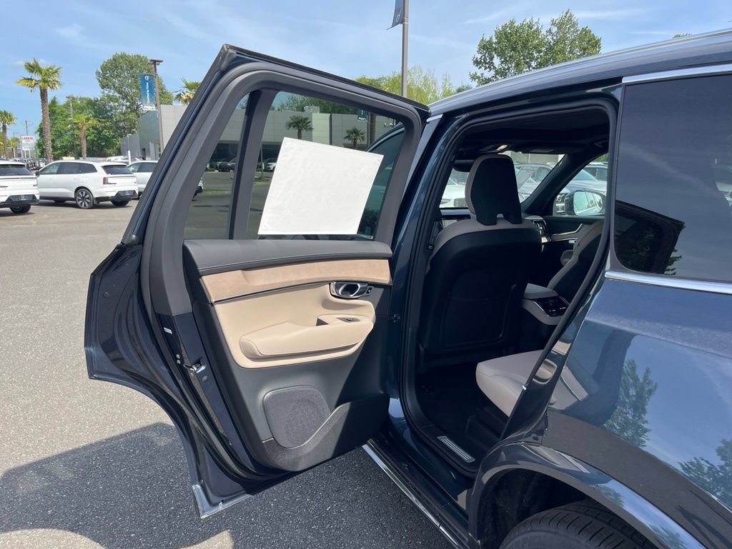 New 2026 Volvo XC90 B5 Core w/ Protection Package AWD/4WD image 10