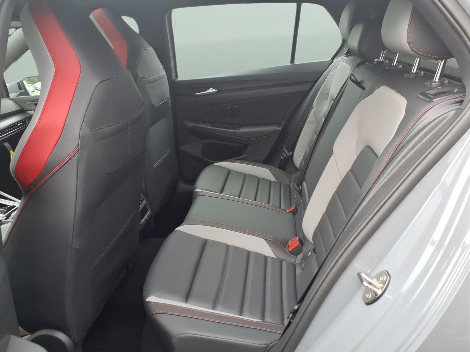 New 2026 Volkswagen GTI SE FWD image 15