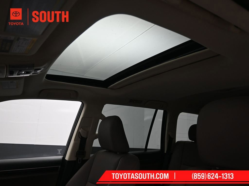 Used 2023 Lexus GX 460 Premium w/ Premium Package image 24