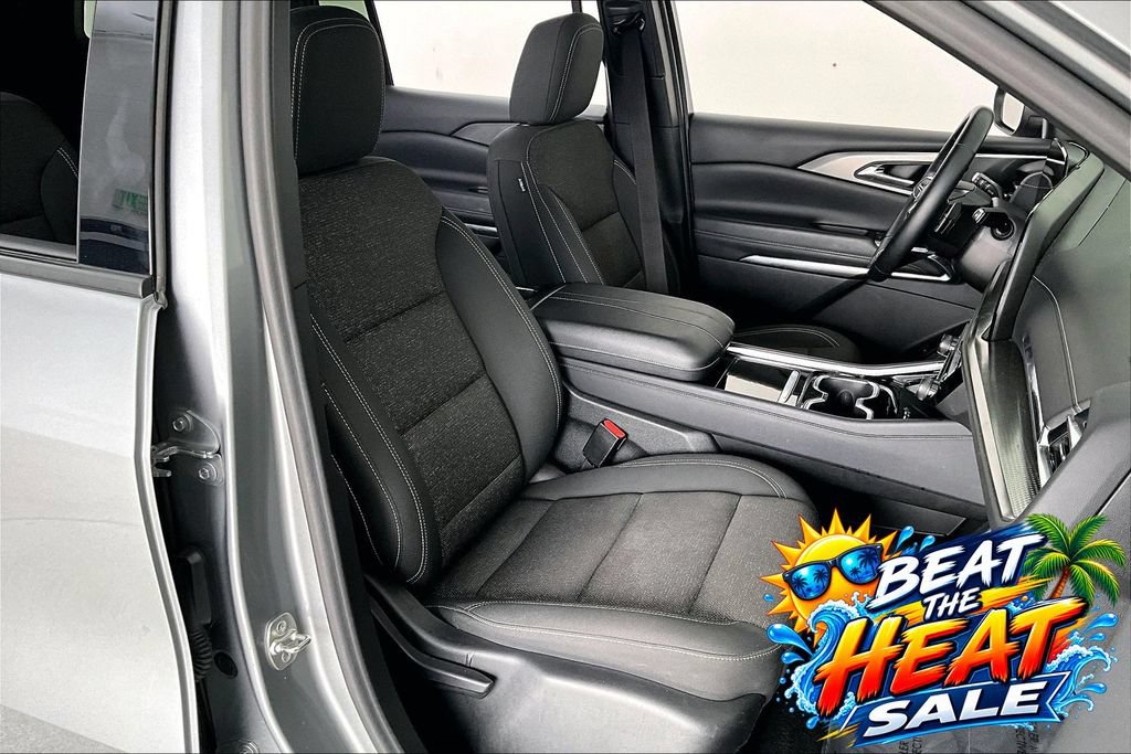Used 2024 Chevrolet Traverse LT FWD image 9