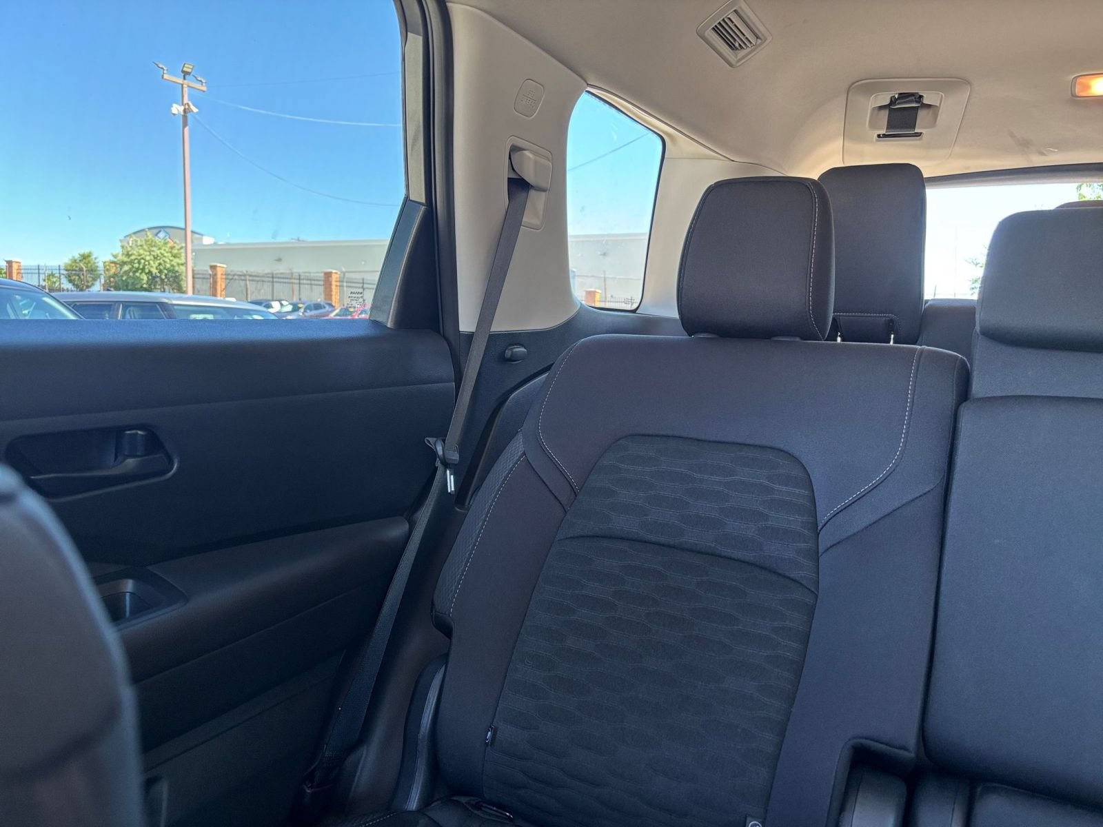 Used 2025 Nissan Pathfinder SV AWD/4WD image 32