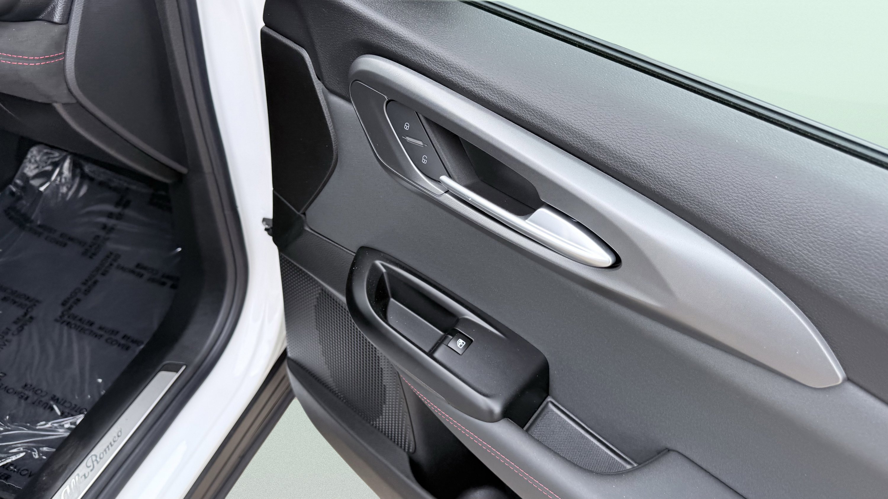 Used 2024 Alfa Romeo Tonale Veloce image 43