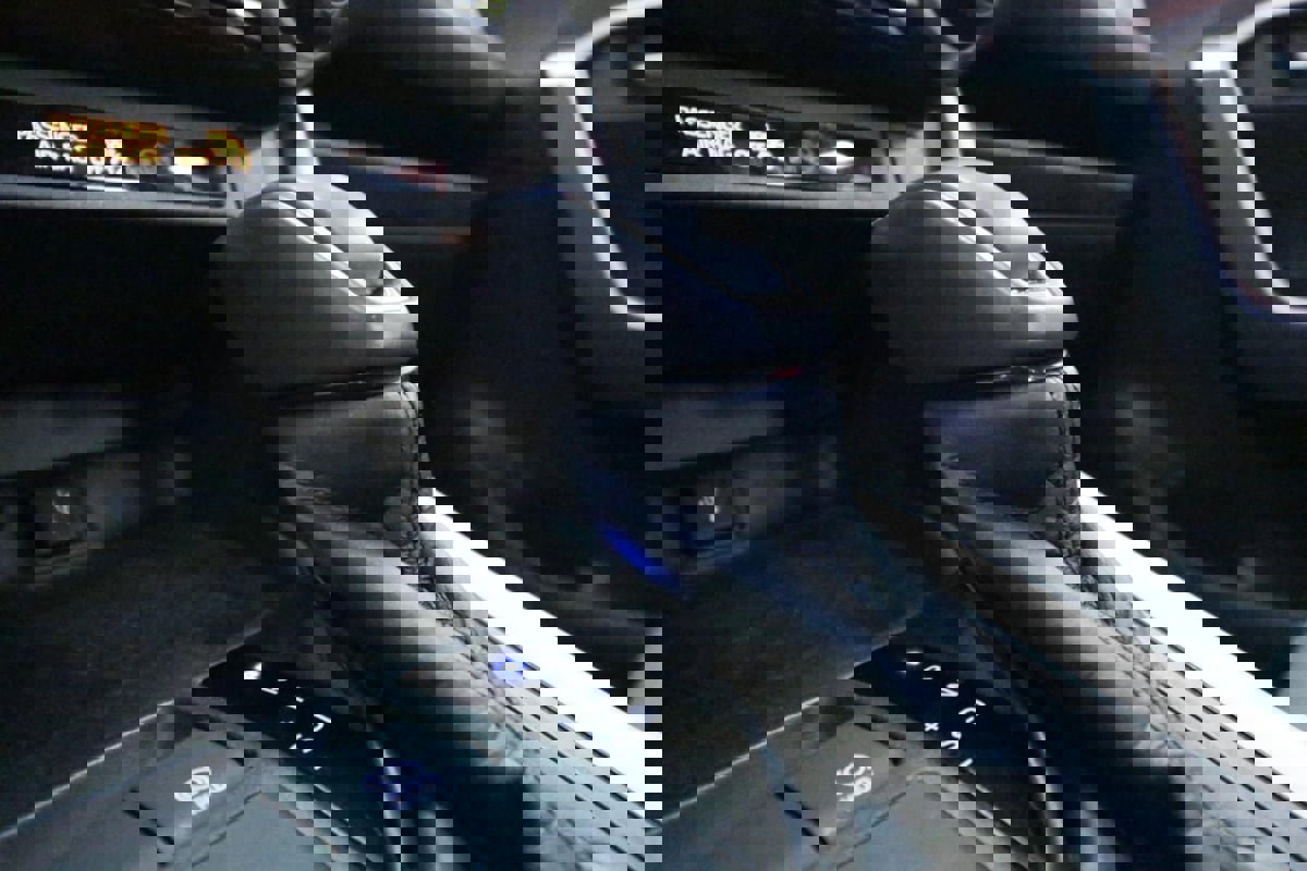 Used 2022 Toyota RAV4 XLE Premium image 19