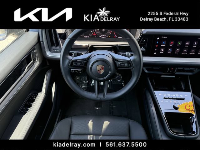 Used 2025 Porsche Cayenne AWD/4WD image 13