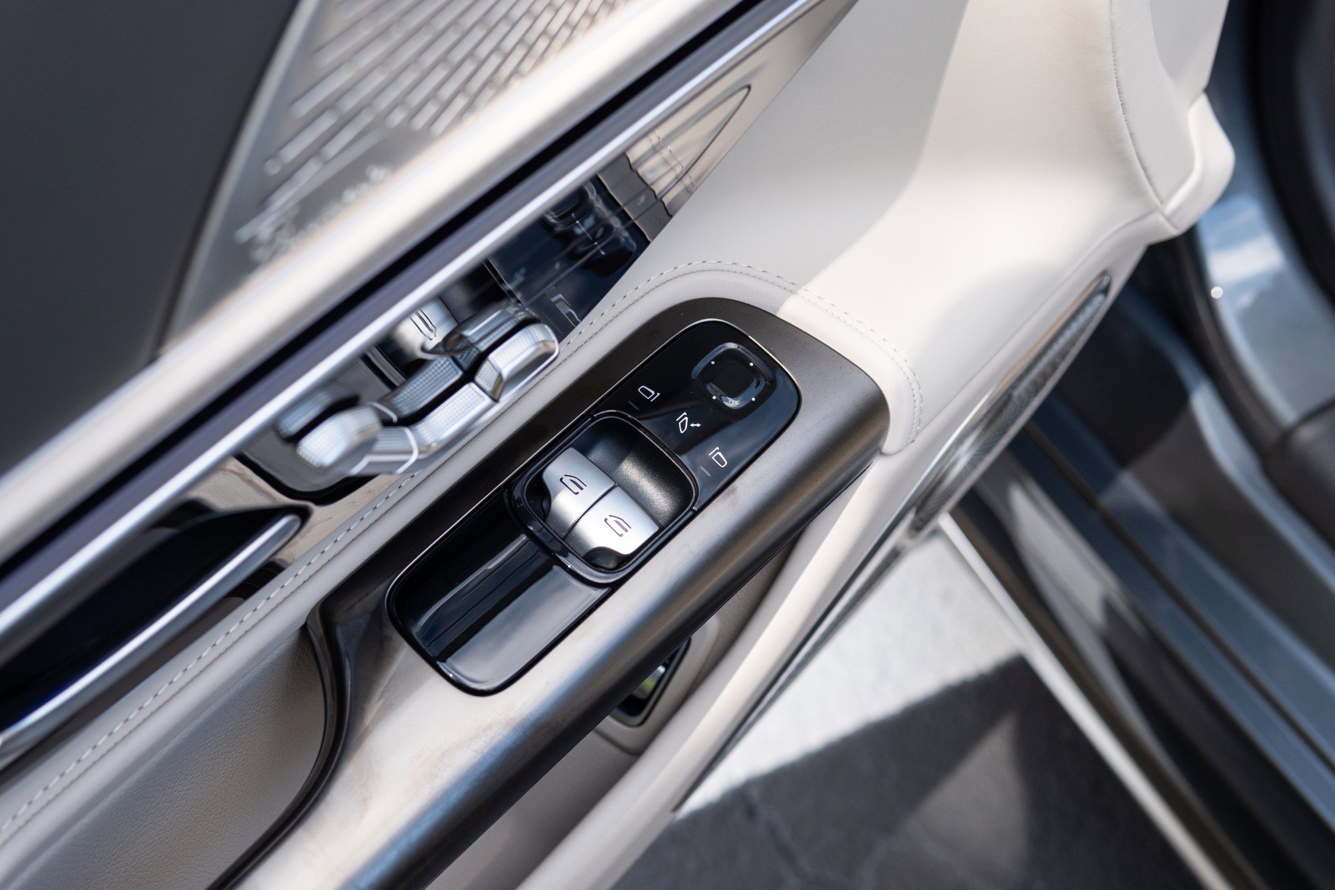 Used 2025 Mercedes-Benz AMG GT 63 image 37