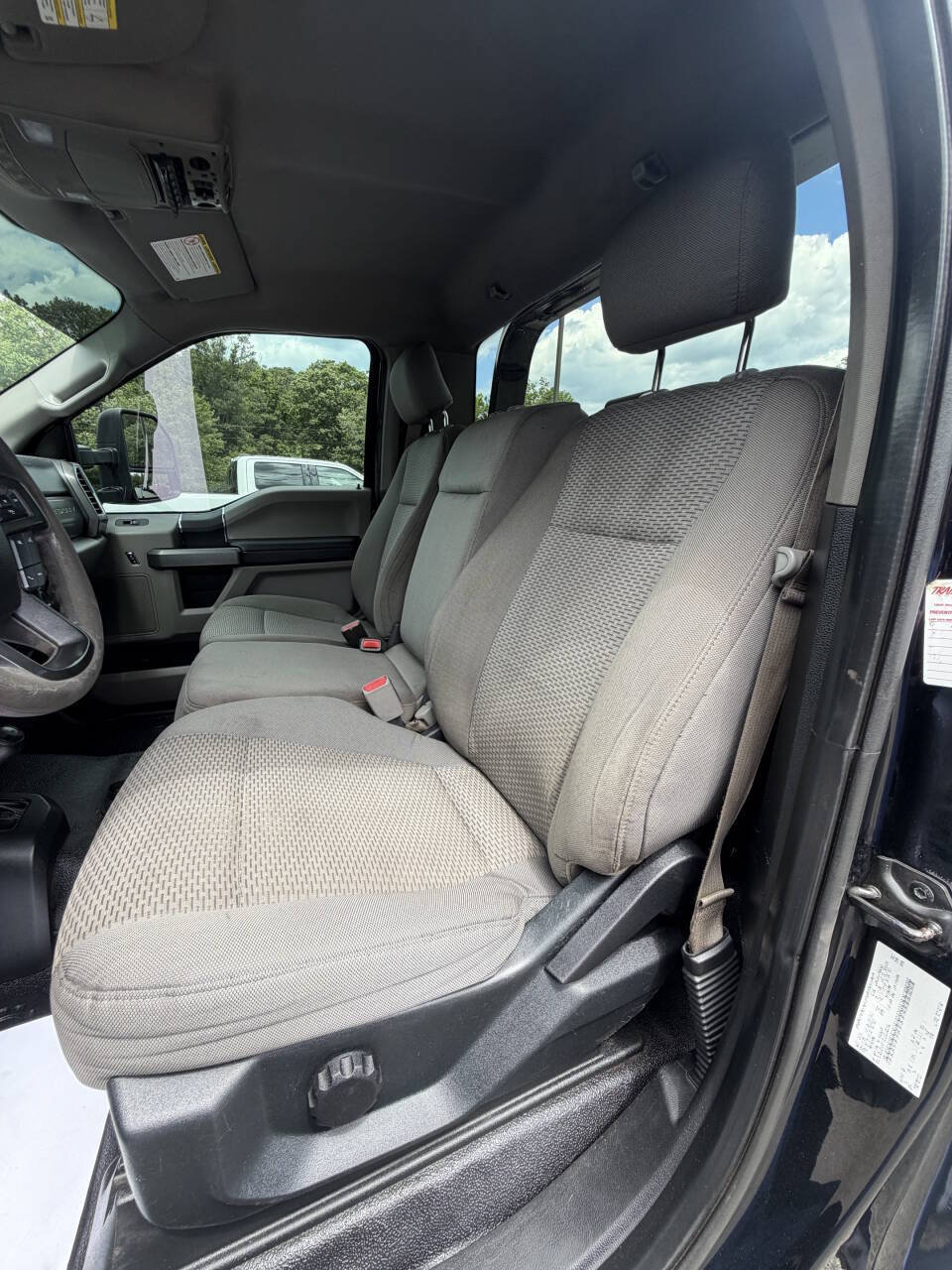 Used 2017 Ford F550 4x4 Regular Cab Super Duty image 30