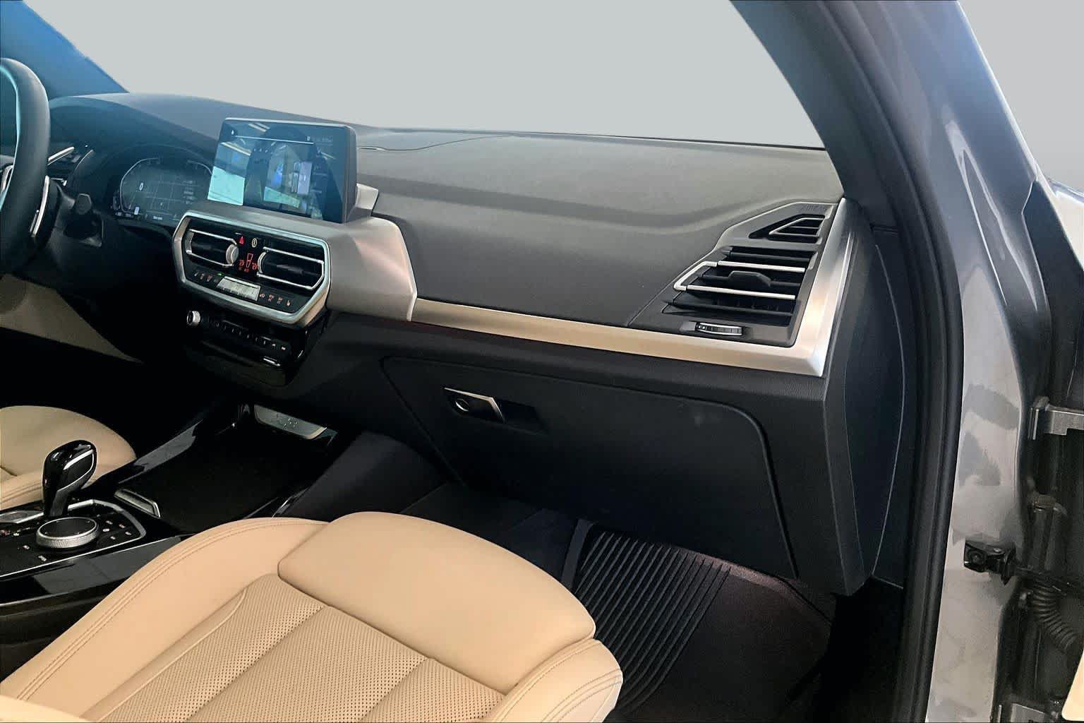 Used 2024 BMW X3 sDrive30i w/ Convenience Package RWD image 17