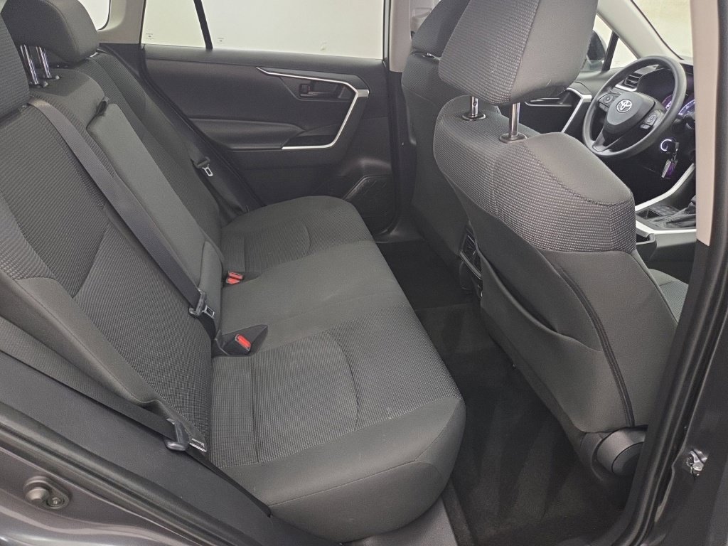 Used 2023 Toyota RAV4 LE AWD/4WD image 18