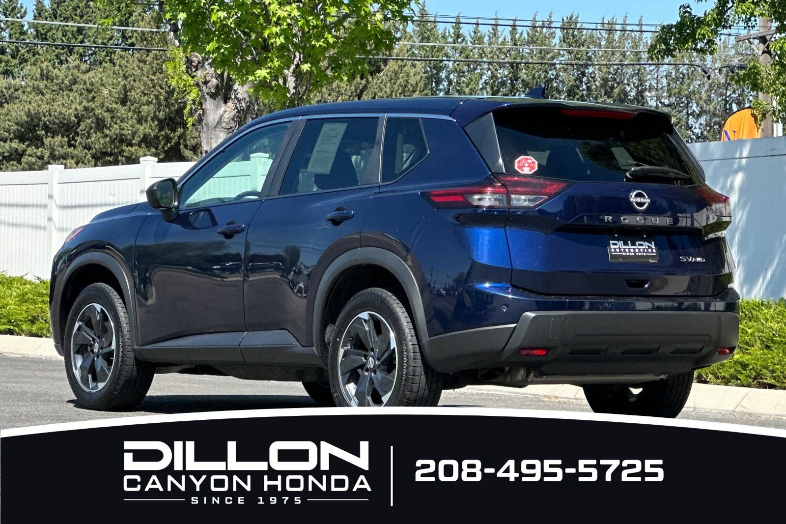 Used 2024 Nissan Rogue SV AWD/4WD image 8