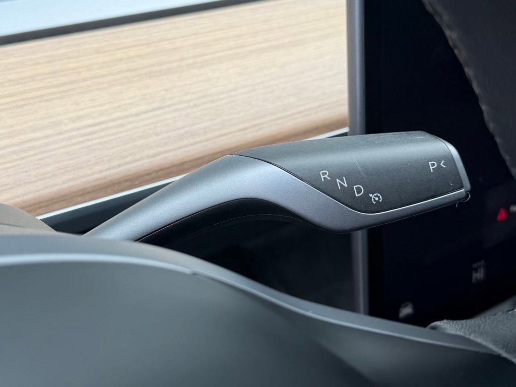 Used 2023 Tesla Model 3 Standard Range image 41