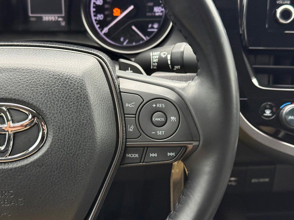 Certified 2022 Toyota Camry SE image 21