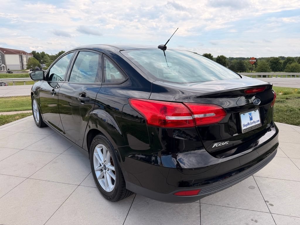 Used 2017 Ford Focus SE w/ Cold Weather Package FWD image 3