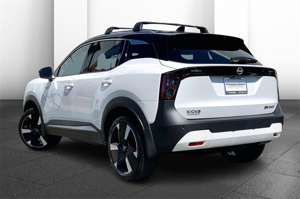 New 2025 Nissan Kicks SR image 3