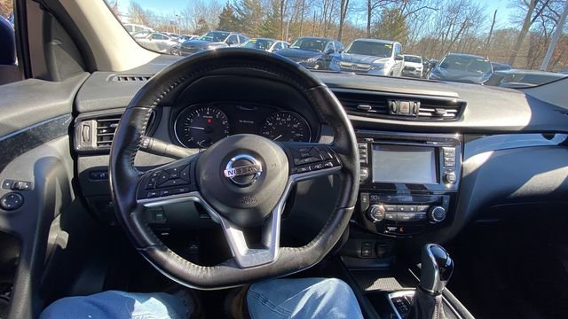 Used 2017 Nissan Rogue Sport SV w/ SV Premium Package image 24