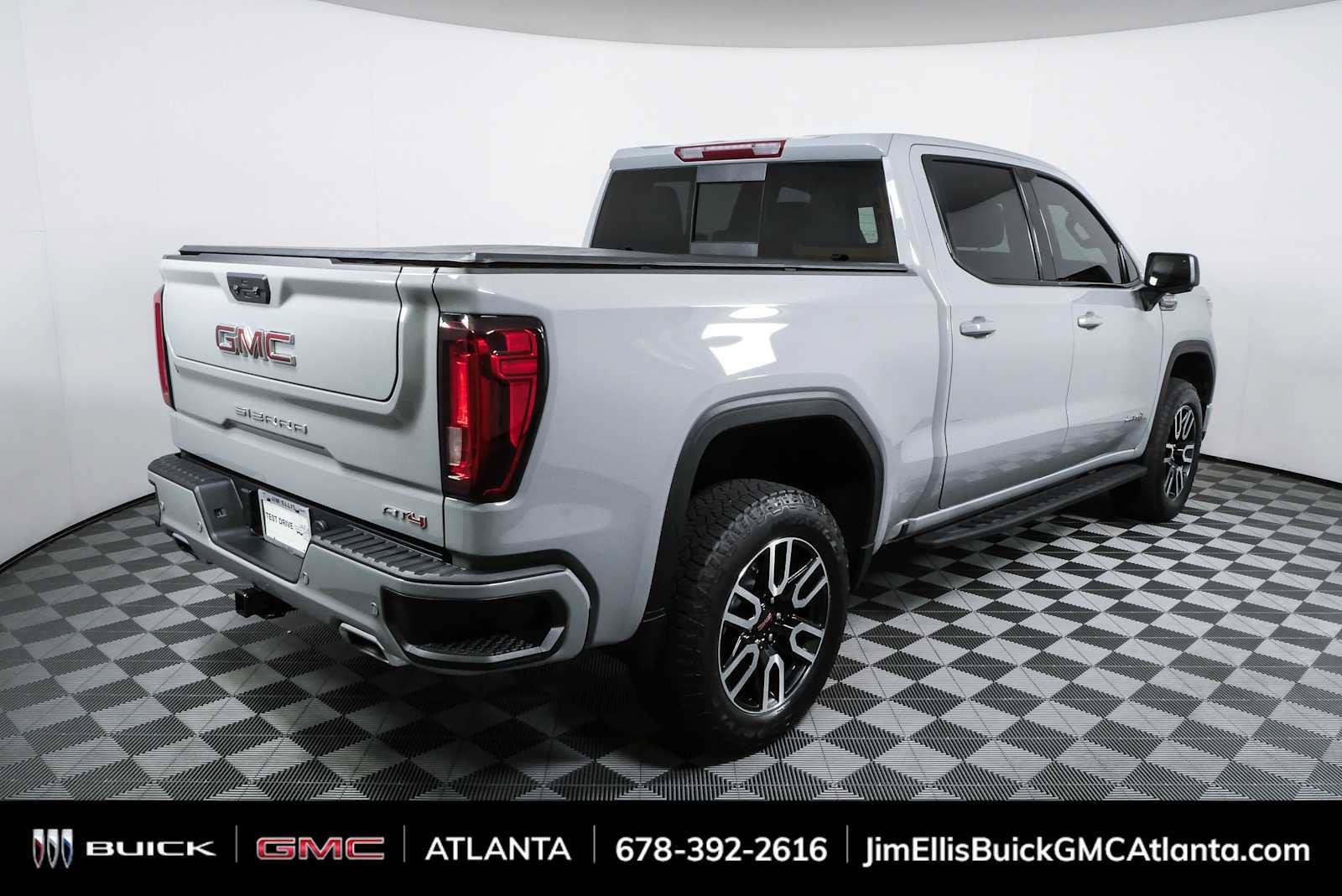 Used 2024 GMC Sierra 1500 AT4 w/ AT4 Premium Package AWD/4WD image 3