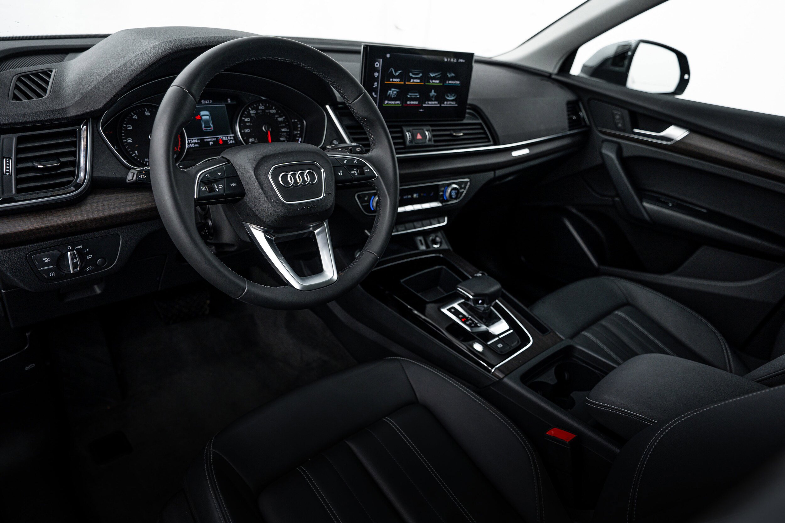 Certified 2023 Audi Q5 2.0T Premium w/ Convenience Package AWD/4WD image 9