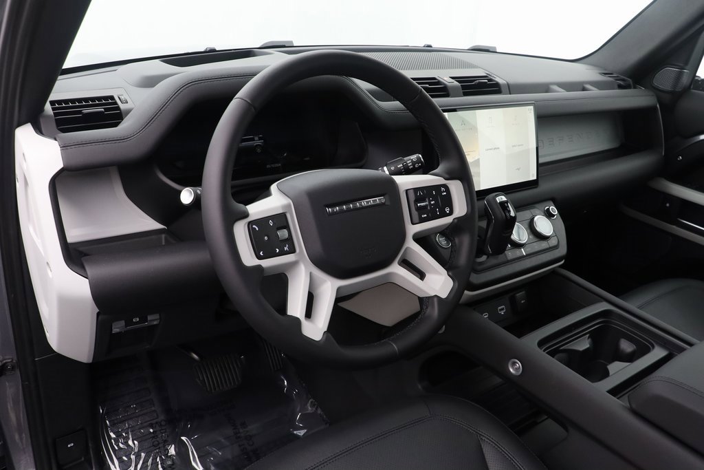 New 2024 Land Rover Defender 110 SE image 10