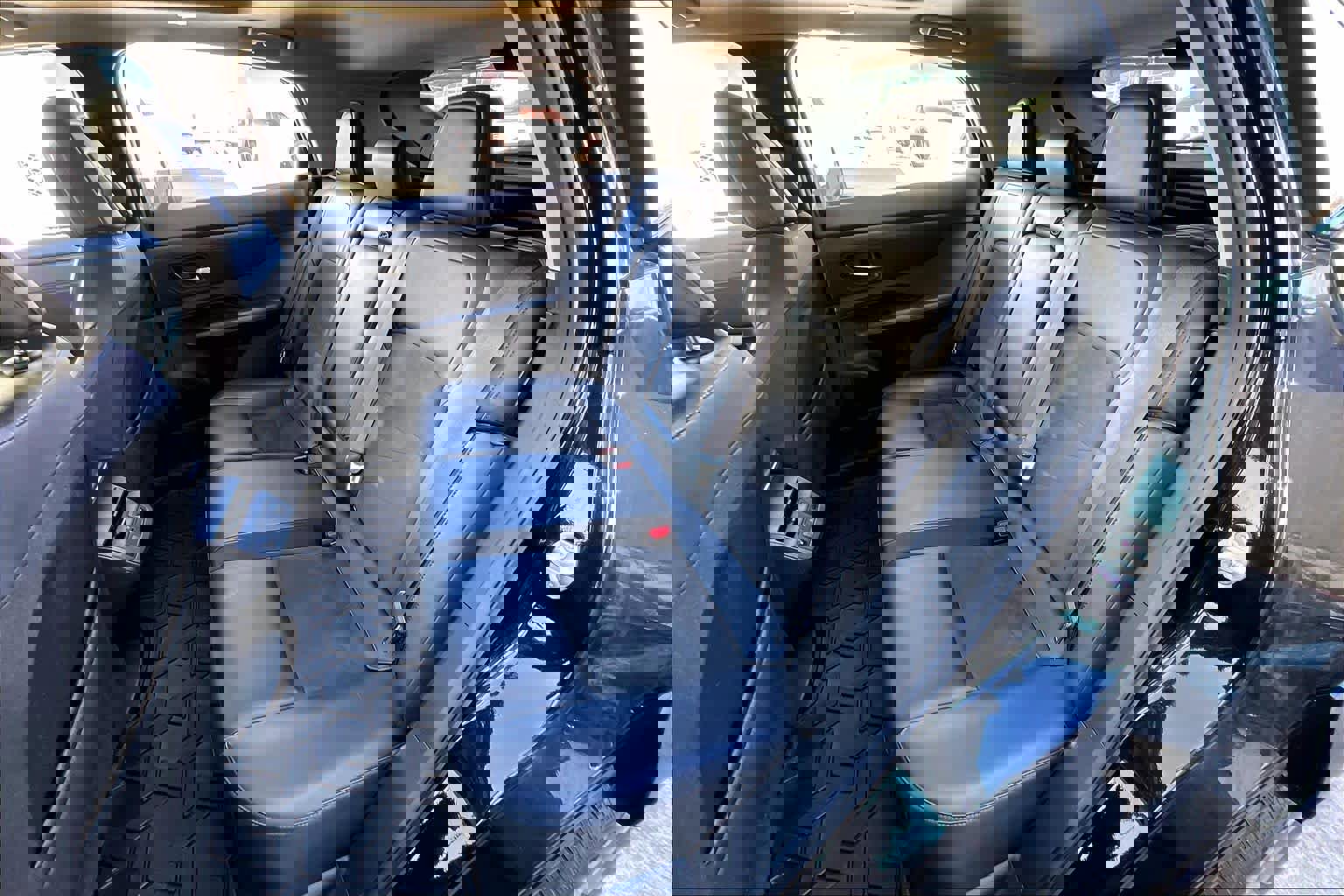 Used 2023 Nissan Ariya AWD image 18